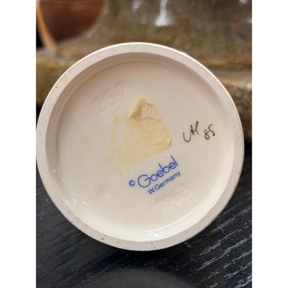 Vintage Hummel Goebel “For Mother” Figurine #257 (1963, W. Germany, 5.25”) - Picture 2 of 3